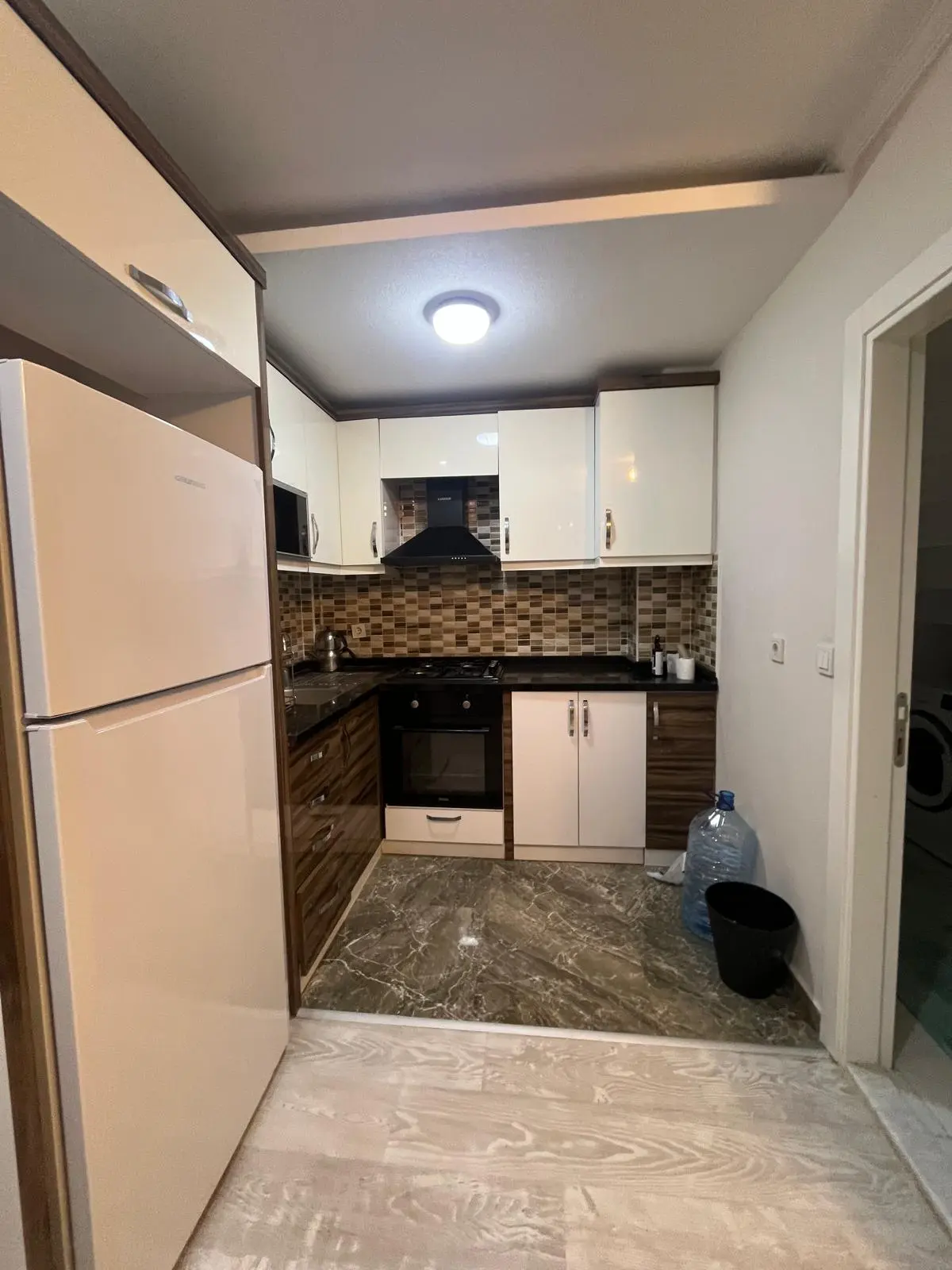 Fitted kitchen